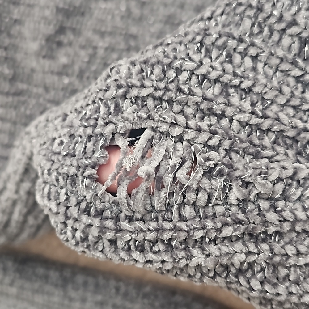 Gray sweater - Picture 3 of 7